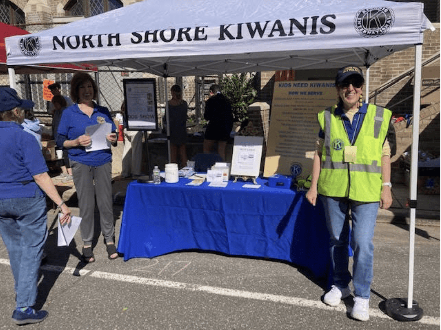 North Shore Kiwanis Club’s Mini Mart draws a crowd